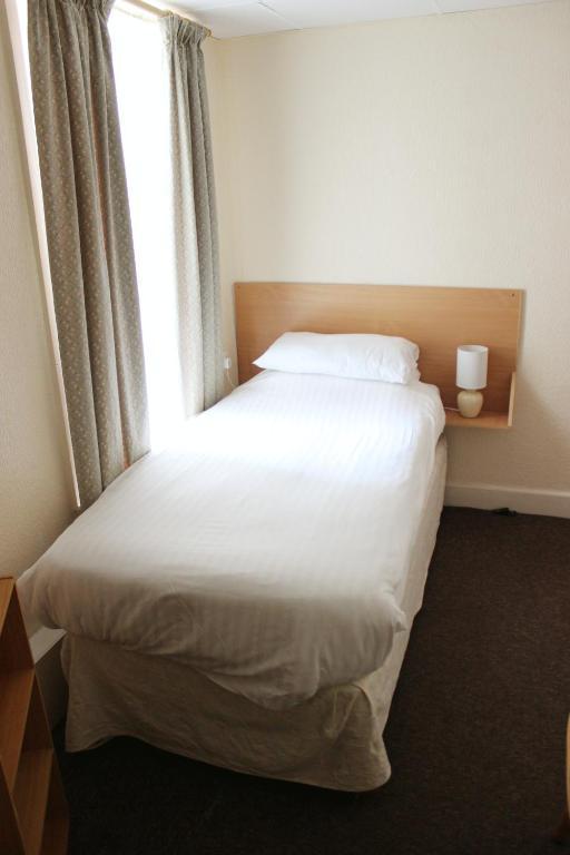 The Colwyn Hotel - Near Pleasure Beach Blackpool Bagian luar foto