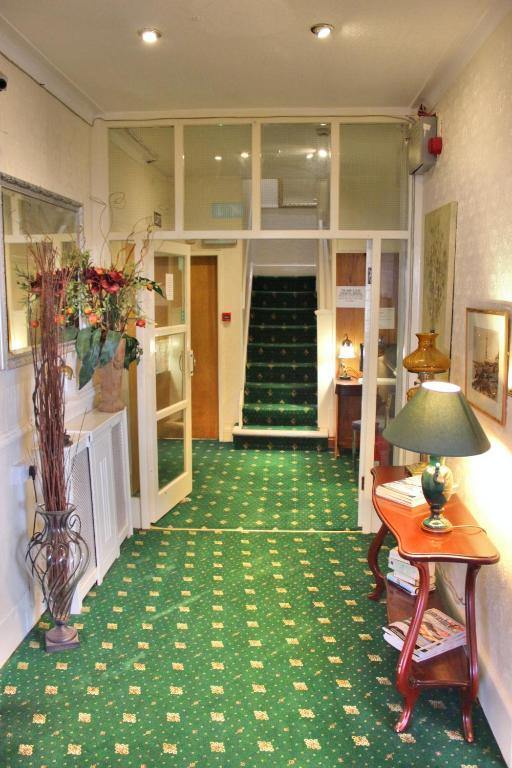 The Colwyn Hotel - Near Pleasure Beach Blackpool Bagian luar foto
