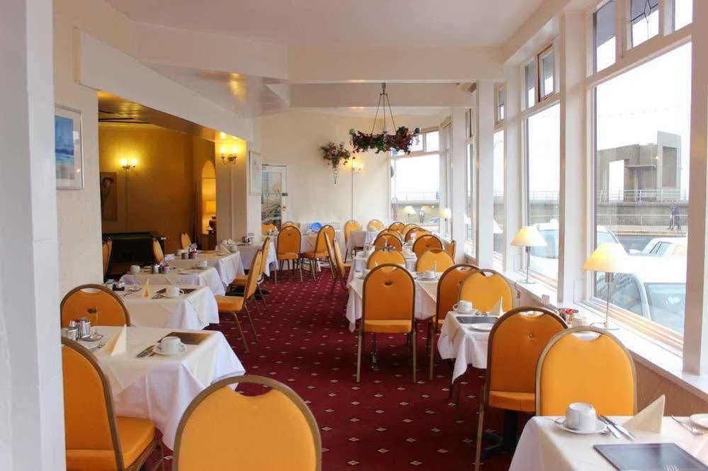 The Colwyn Hotel - Near Pleasure Beach Blackpool Bagian luar foto