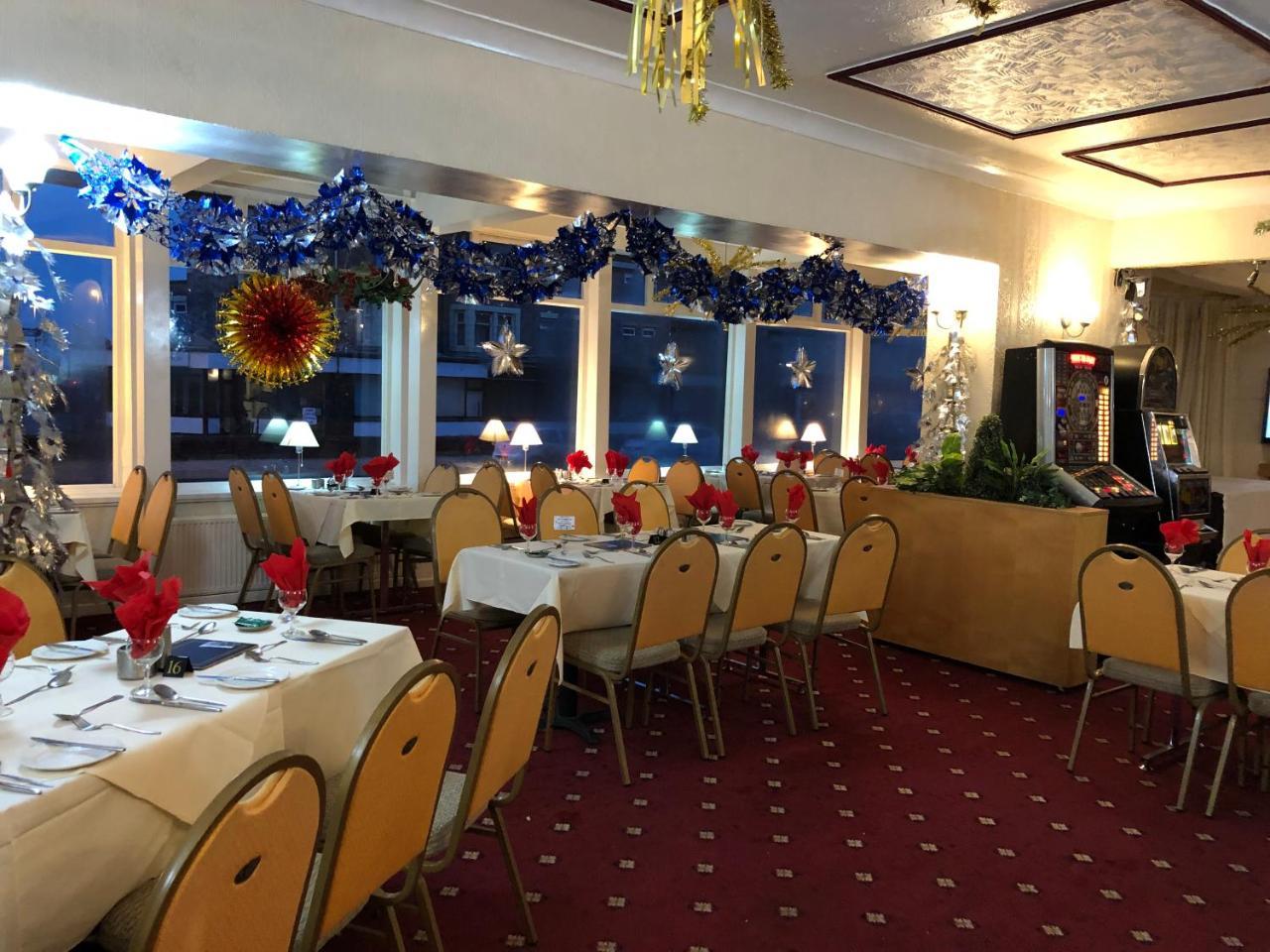 The Colwyn Hotel - Near Pleasure Beach Blackpool Bagian luar foto