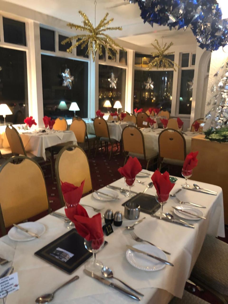 The Colwyn Hotel - Near Pleasure Beach Blackpool Bagian luar foto